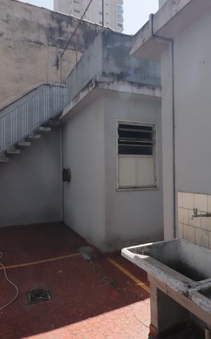 Casa à venda com 293m², 8 quartos e 4 vagasÁrea externa