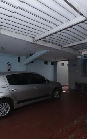 Casa à venda com 293m², 8 quartos e 4 vagasGaragem