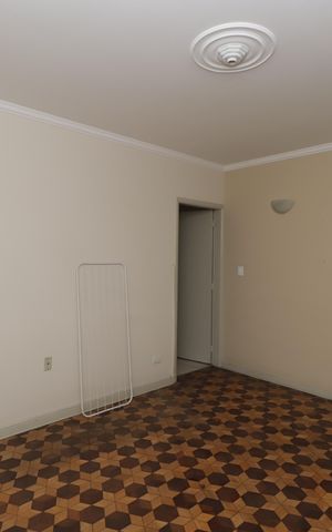 Casa à venda com 293m², 8 quartos e 4 vagasSala