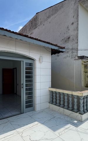 Casa à venda com 215m², 3 quartos e 1 vaga Casa à venda com 215m², 3 quartos e 1 vagaSacada