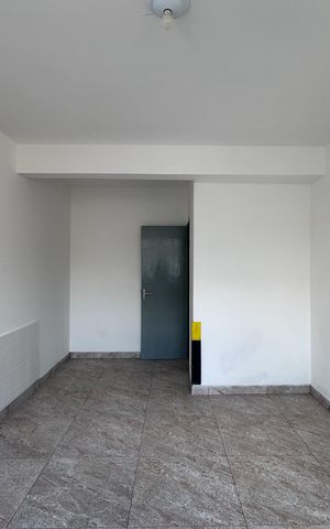 Casa à venda com 215m², 3 quartos e 1 vaga Casa à venda com 215m², 3 quartos e 1 vagaGaragem
