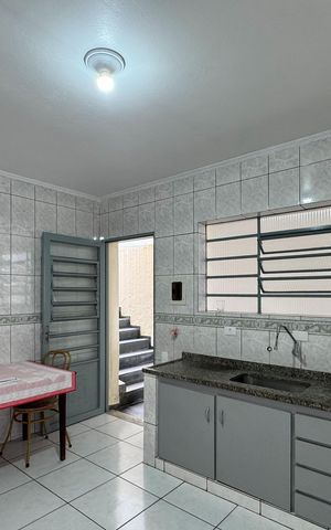 Casa à venda com 215m², 3 quartos e 1 vaga Casa à venda com 215m², 3 quartos e 1 vagaCozinha