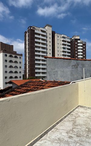 Casa à venda com 215m², 3 quartos e 1 vaga Casa à venda com 215m², 3 quartos e 1 vagaVaranda