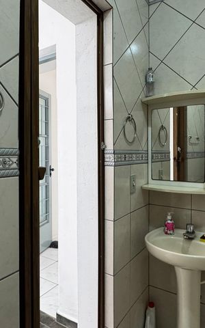 Casa à venda com 215m², 3 quartos e 1 vaga Casa à venda com 215m², 3 quartos e 1 vagaBanheiro Social 2