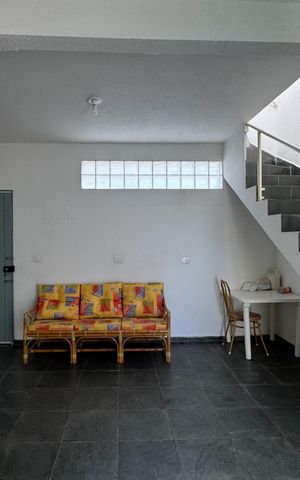 Casa à venda com 215m², 3 quartos e 1 vaga Casa à venda com 215m², 3 quartos e 1 vagaSalão