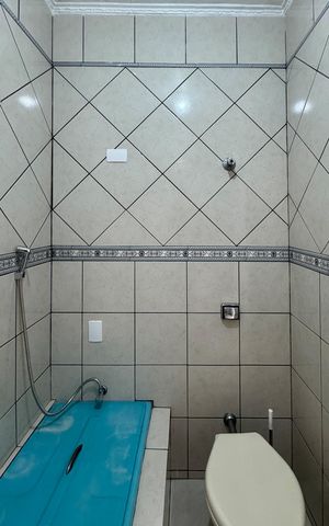 Casa à venda com 215m², 3 quartos e 1 vaga Casa à venda com 215m², 3 quartos e 1 vagaBanheiro Social 2