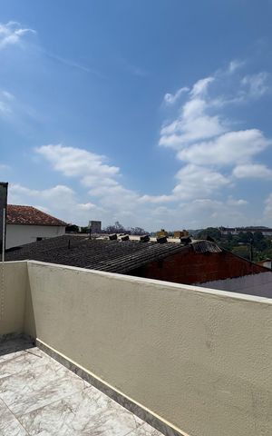 Casa à venda com 215m², 3 quartos e 1 vaga Casa à venda com 215m², 3 quartos e 1 vagaVaranda