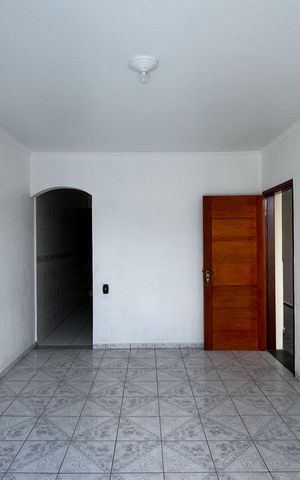 Casa à venda com 215m², 3 quartos e 1 vaga Casa à venda com 215m², 3 quartos e 1 vagaSala