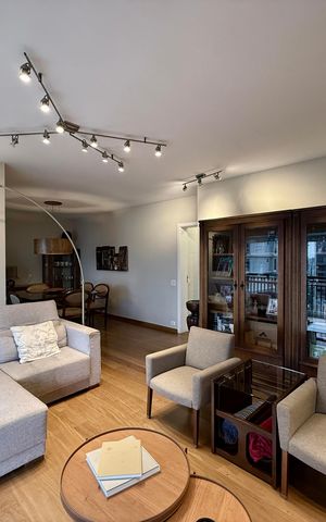 Apartamento à venda com 178m², 4 quartos e 3 vagas Apartamento à venda com 178m², 4 quartos e 3 vagasSala