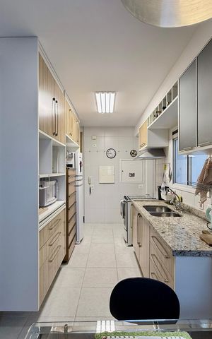 Apartamento à venda com 178m², 4 quartos e 3 vagas Apartamento à venda com 178m², 4 quartos e 3 vagasCozinha