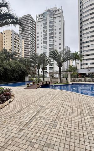 Apartamento à venda com 178m², 4 quartos e 3 vagas Apartamento à venda com 178m², 4 quartos e 3 vagasPiscina