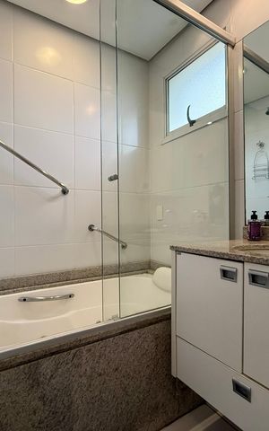 Apartamento à venda com 178m², 4 quartos e 3 vagas Apartamento à venda com 178m², 4 quartos e 3 vagasBanheiro Suíte 2
