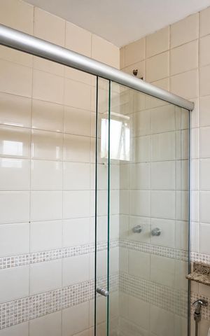 Casa de condomínio para alugar com 151m², 3 quartos e 4 vagas Casa de condomínio para alugar com 151m², 3 quartos e 4 vagasBanheiro da suíte