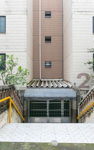 Apartamento para alugar com 1m², 3 quartos e sem vaga Apartamento para alugar com 1m², 3 quartos e sem vagaEntrada do Bloco