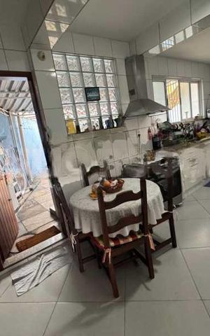 Casa à venda com 135m², 2 quartos e sem vaga