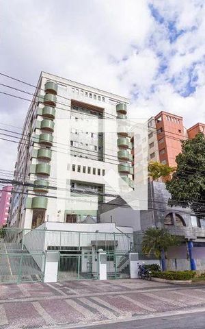 Apartamento para alugar com 213m², 3 quartos e 2 vagasFachada
