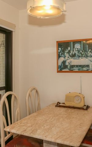Apartamento à venda com 151m², 3 quartos e 3 vagas Apartamento à venda com 151m², 3 quartos e 3 vagasSala de Almoço