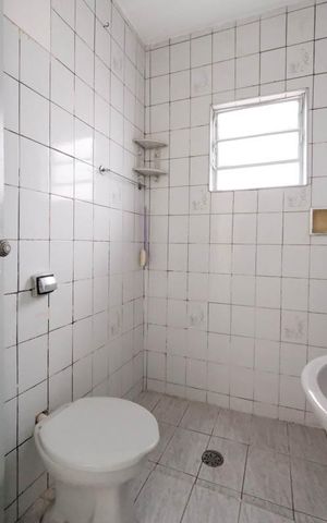 Casa para alugar com 65m², 2 quartos e sem vagaBanheiro