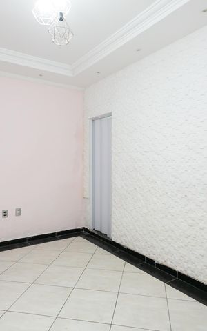 Casa para alugar com 200m², 2 quartos e sem vaga Casa para alugar com 200m², 2 quartos e sem vagaSala