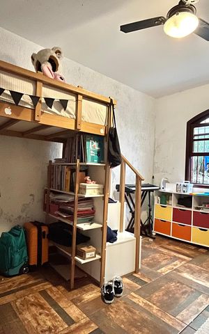 Casa à venda com 256m², 4 quartos e 2 vagas Casa à venda com 256m², 4 quartos e 2 vagasQuarto 3