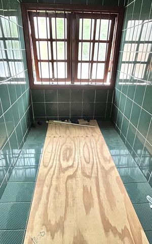 Casa à venda com 256m², 4 quartos e 2 vagas Casa à venda com 256m², 4 quartos e 2 vagasBanheiro 1