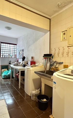 Casa à venda com 256m², 4 quartos e 2 vagas Casa à venda com 256m², 4 quartos e 2 vagasÁrea de Serviço