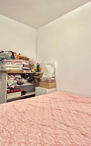 Casa à venda com 256m², 4 quartos e 2 vagas Casa à venda com 256m², 4 quartos e 2 vagasQuarto de Serviço