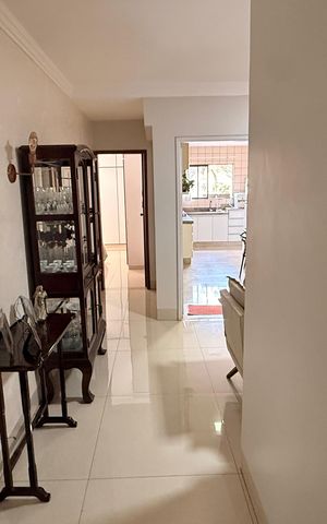 Apartamento à venda com 160m², 4 quartos e 2 vagasCorredor