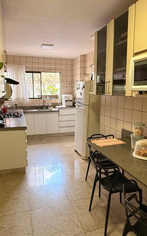 Apartamento à venda com 160m², 4 quartos e 2 vagasCozinha