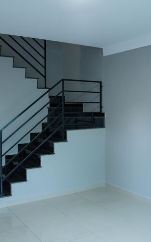 Casa de condomínio à venda com 128m², 3 quartos e 2 vagas Casa de condomínio à venda com 128m², 3 quartos e 2 vagasSala