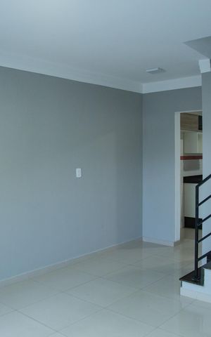 Casa de condomínio à venda com 128m², 3 quartos e 2 vagas Casa de condomínio à venda com 128m², 3 quartos e 2 vagasSala