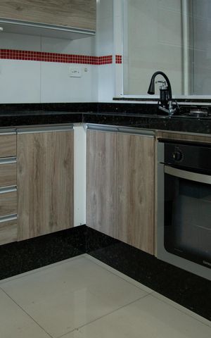 Casa de condomínio à venda com 128m², 3 quartos e 2 vagas Casa de condomínio à venda com 128m², 3 quartos e 2 vagasCozinha - Armários