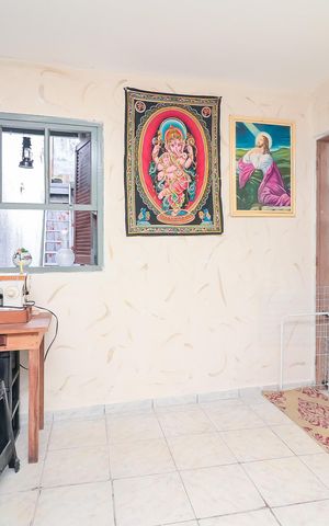 Casa à venda com 100m², 1 quarto e 1 vaga Casa à venda com 100m², 1 quarto e 1 vagaSala