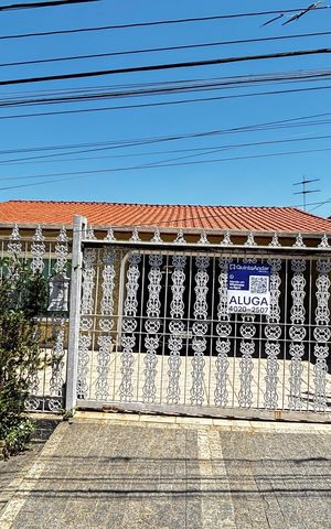 Casa para alugar com 70m², 2 quartos e 1 vaga Casa para alugar com 70m², 2 quartos e 1 vagaFachada