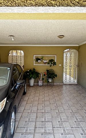 Casa para alugar com 70m², 2 quartos e 1 vaga Casa para alugar com 70m², 2 quartos e 1 vagaGaragem