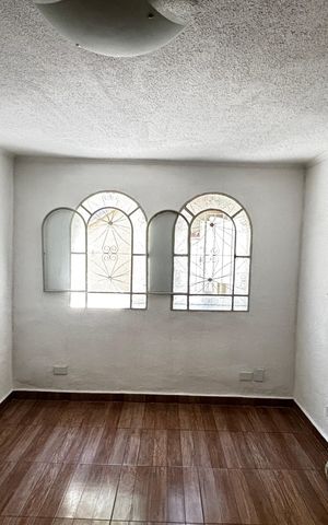 Casa para alugar com 70m², 2 quartos e 1 vaga Casa para alugar com 70m², 2 quartos e 1 vagaSala