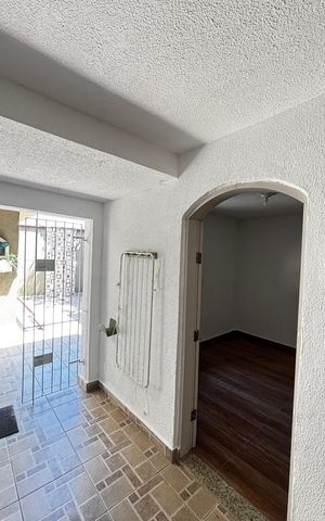 Casa para alugar com 70m², 2 quartos e 1 vaga Casa para alugar com 70m², 2 quartos e 1 vagaÁrea de Serviço