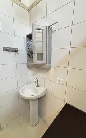 Casa para alugar com 70m², 2 quartos e 1 vaga Casa para alugar com 70m², 2 quartos e 1 vagaBanheiro