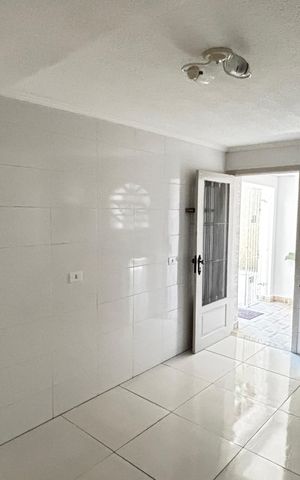 Casa para alugar com 70m², 2 quartos e 1 vaga Casa para alugar com 70m², 2 quartos e 1 vagaCozinha