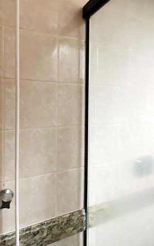 Apartamento à venda com 98m², 3 quartos e 1 vaga Apartamento à venda com 98m², 3 quartos e 1 vagaBanheiro da Suíte