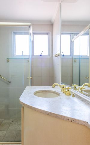 Apartamento à venda com 115m², 2 quartos e 2 vagas Apartamento à venda com 115m², 2 quartos e 2 vagasBanheiro
