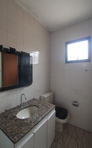 Casa à venda com 140m², 3 quartos e 4 vagasBanheiro da Suite 2