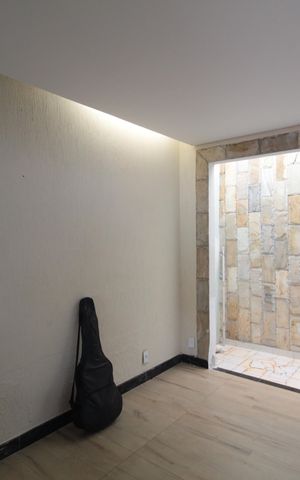 Casa à venda com 140m², 3 quartos e 4 vagasSala