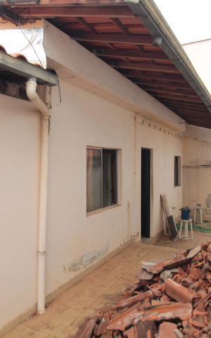 Casa à venda com 140m², 3 quartos e 4 vagasQuintal