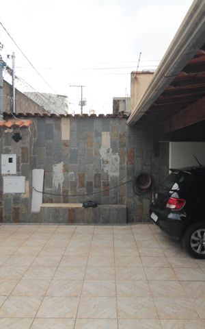 Casa à venda com 140m², 3 quartos e 4 vagasGaragem