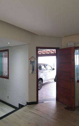 Casa à venda com 140m², 3 quartos e 4 vagasSala