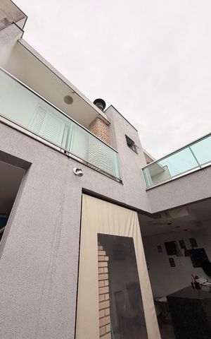 Casa à venda com 202m², 3 quartos e 3 vagasVista externa