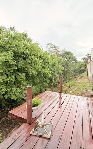 Casa à venda com 202m², 3 quartos e 3 vagasDeck externo e vista