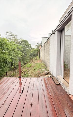 Casa à venda com 202m², 3 quartos e 3 vagasDeck externo e vista