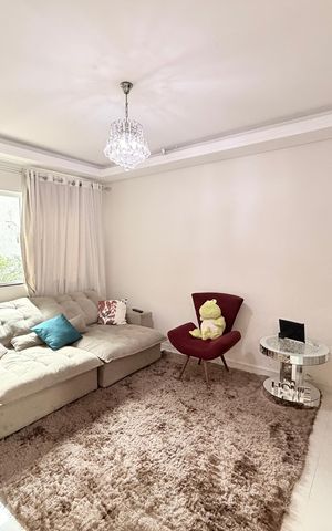 Casa à venda com 202m², 3 quartos e 3 vagasSala